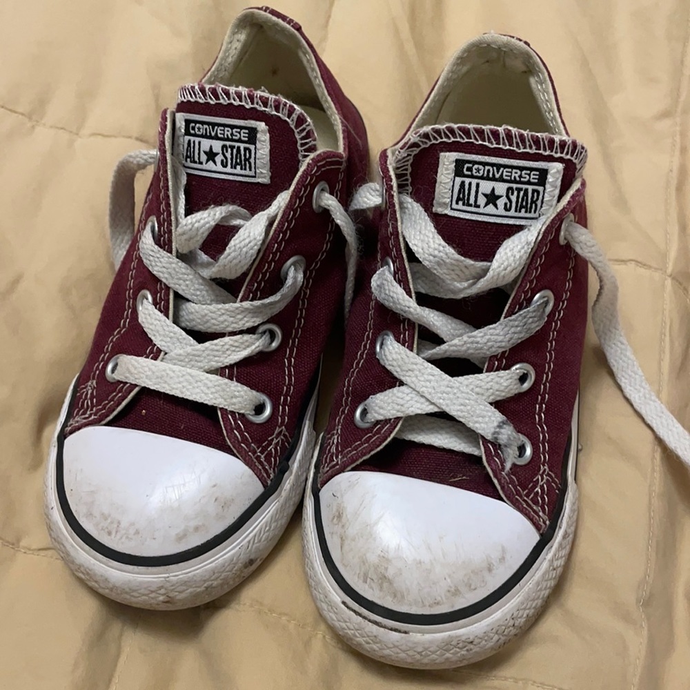 Kids Size 10 Maroon Converse All Star low top shoes.